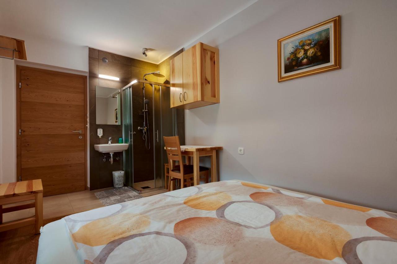 Rooms Pevc & Hostel Ljubno Ob Savinji Exterior foto